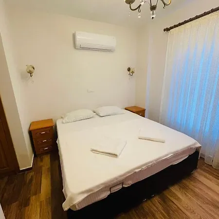Oezpinar 4 Yatak Odali فندق كاس